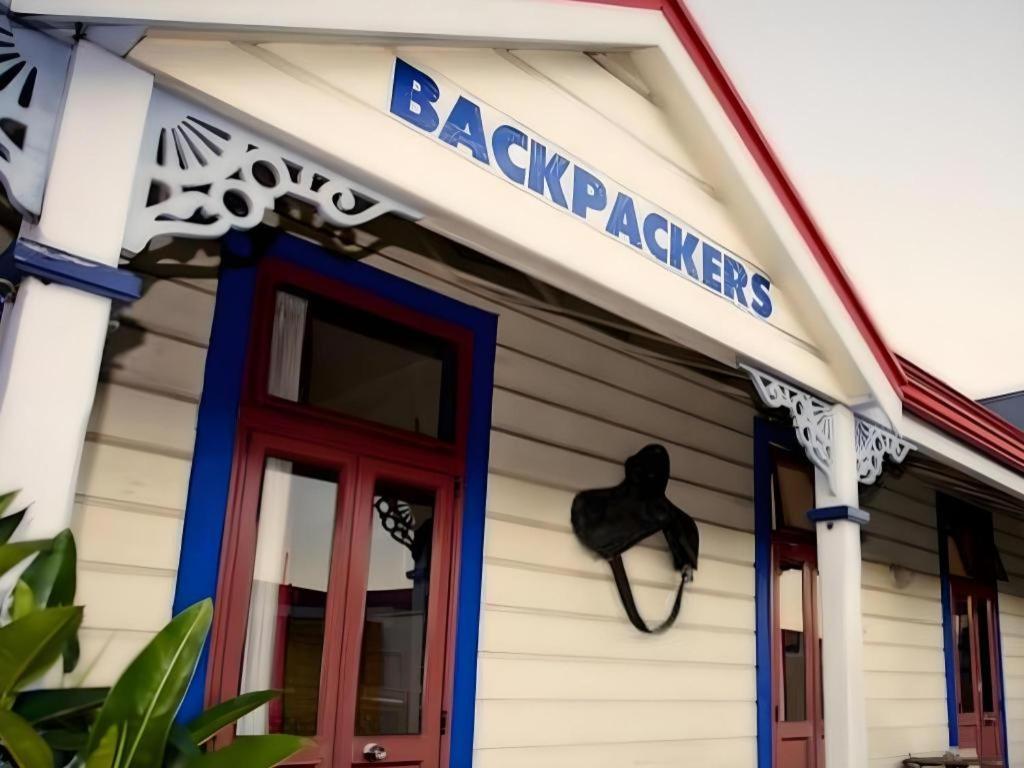 Stables Lodge Backpackers Napier Exterior photo
